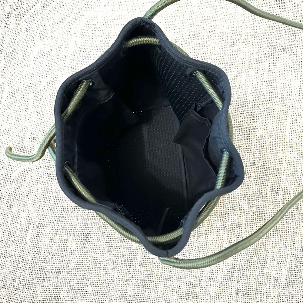 Anthropology‎ Jimeila Everywhere Green Bucket Bag Tote Athletic Vacation Travel - Picture 5 of 12